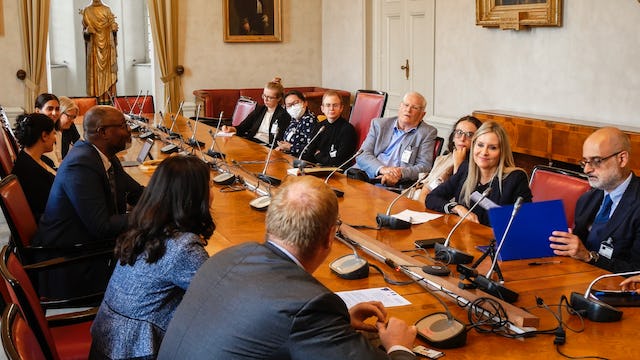 The seminar was co-organized by the Brussels Office of the Bahá’í International Community (BIC), the Deputy and Vice Mayors of Stockholm, and Sweden’s Bahá’í Office of External Affairs. It brought together government officials, diverse social actors, and members of civil organizations to explore how to foster a more harmonious society.